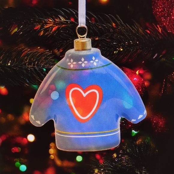Lug Ceramic Sweater Ornament - New - Picture 4 of 4